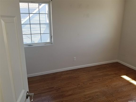 2nd image of 99 Nassau Ln APT 2