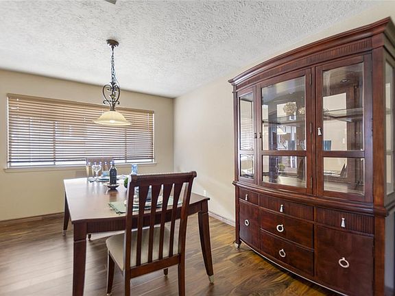 4th image of 2310 Whitman Way Dr