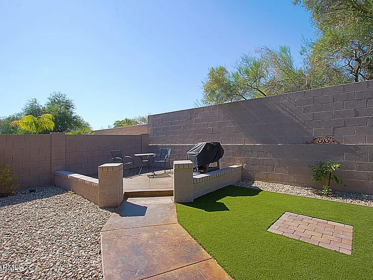 7308 E Whispering Wind Dr — Photo 47