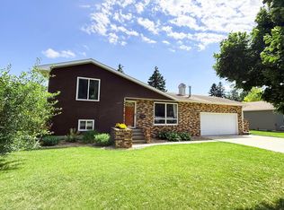 1222 Appollo Ave, Aberdeen, SD 57401