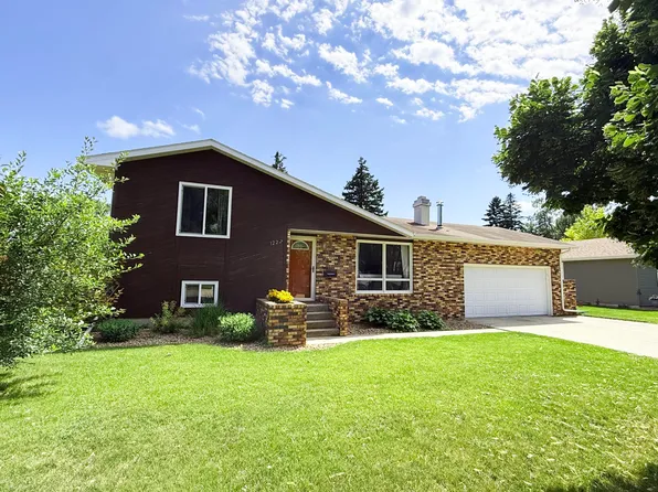 1222 Appollo Ave, Aberdeen, SD 57401