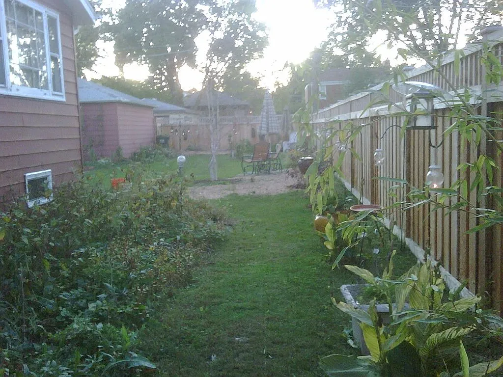 3306 Maple Ave photo 1