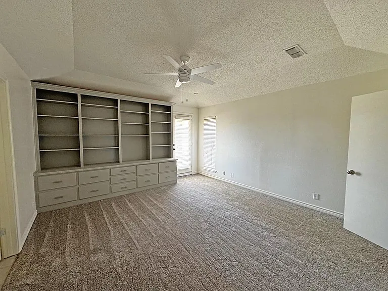 4027 Angelina Dr — Photo 17