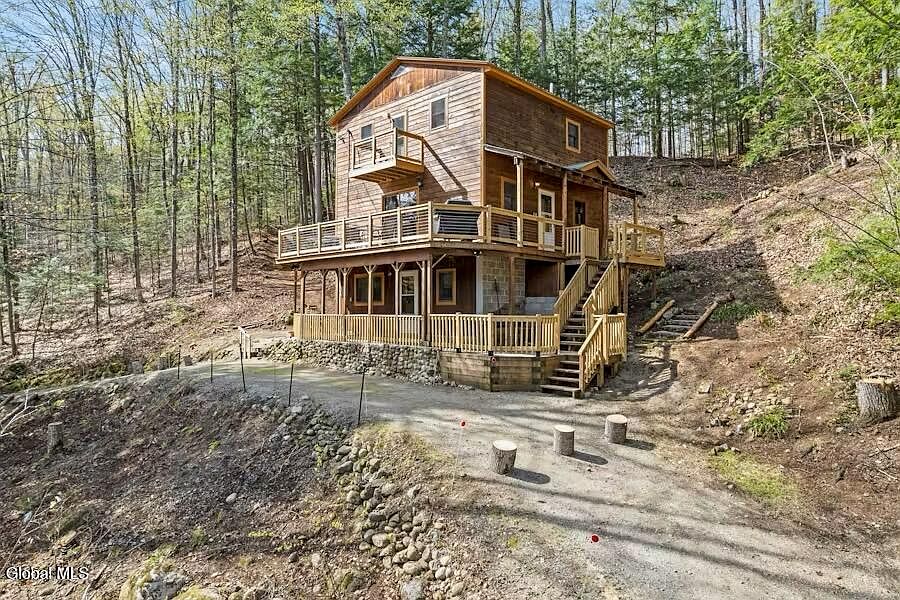 1st image of 1487 River Road
