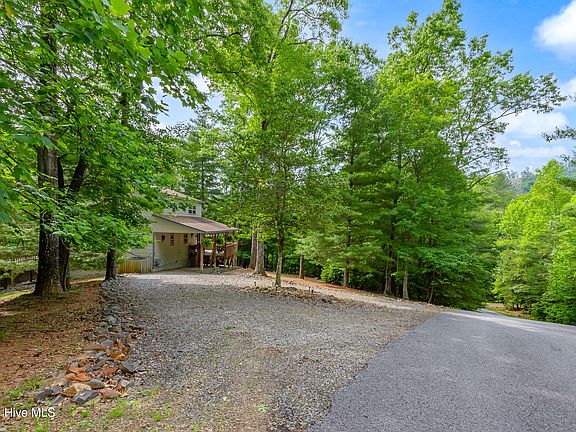 4th image of 1070 Burger Road