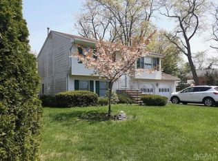 215 Ward Pl, Piscataway, NJ 08854
