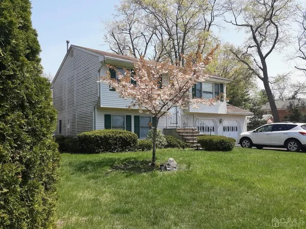 215 Ward Pl, Piscataway, NJ 08854