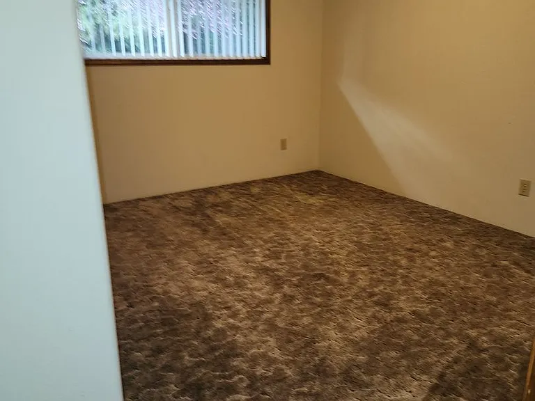 1100 Linn Way #B — Photo 9