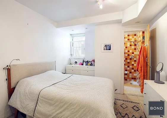 Rented by Bond New York | media 16