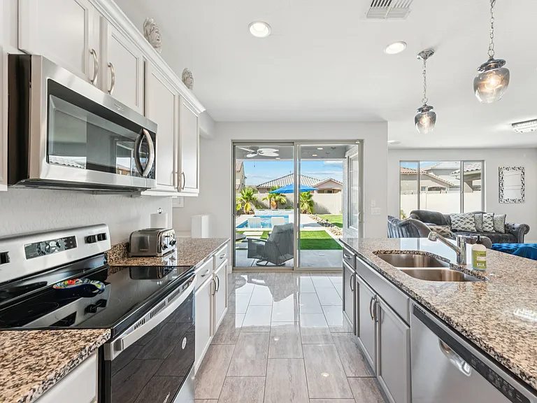 8754 W San Juan Ave — Photo 8