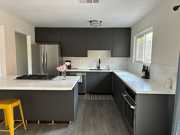 5th image of 30 E Cherry Creek Rd