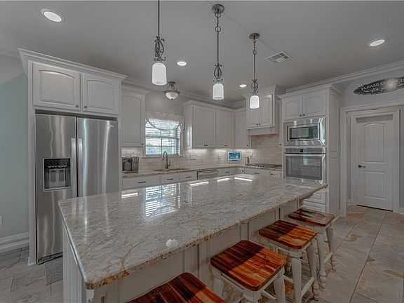 3rd image of 5902 Settlers Dr