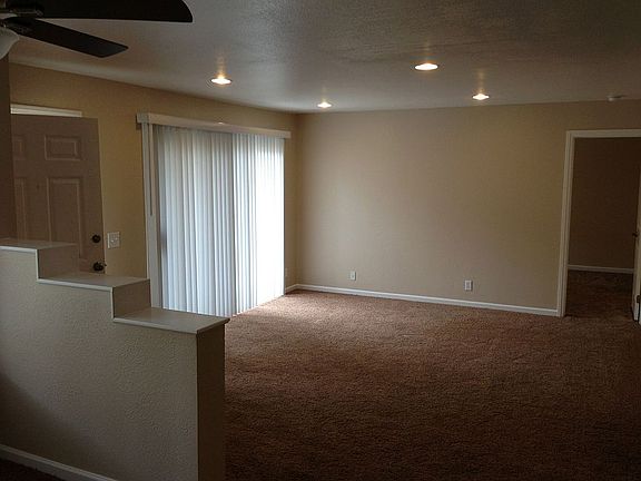 4th image of 11511 Fury Ln Unit 29