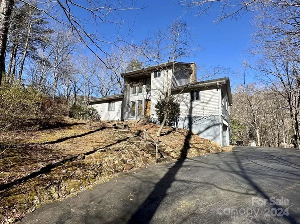 221 Duck Pond Ln, Columbus, NC 28722