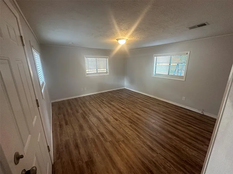 13258 Bluff View Dr — Photo 8