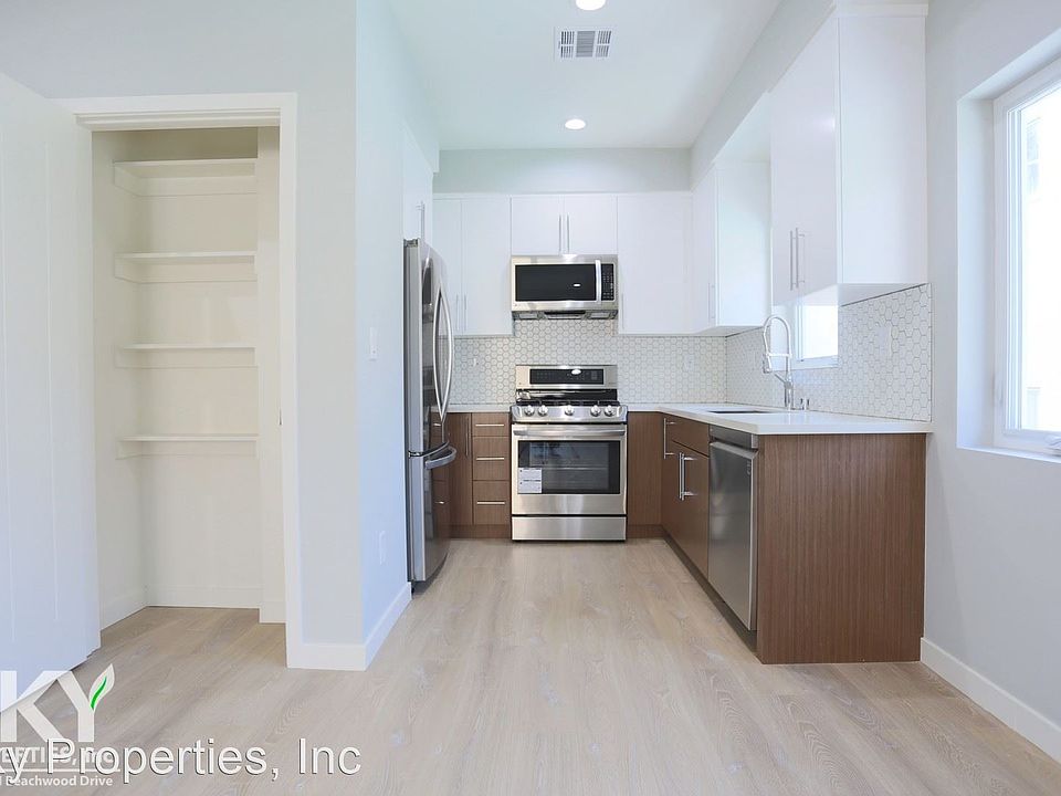 1st image of 1242 N Beachwood Dr #7463463