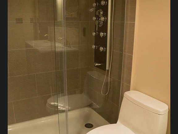 3rd image of 3800 Powell Ln APT 404