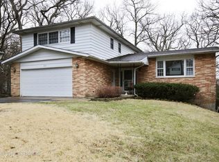830 Greenwood Ave, Carpentersville, IL 60110