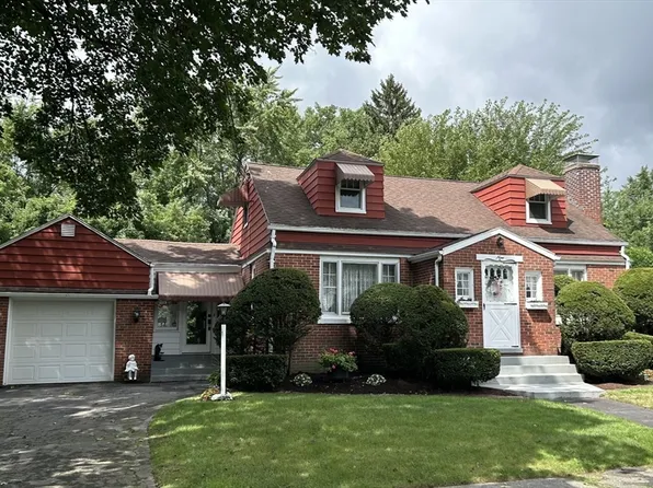 9 Lawrence Ave, South Hadley, MA 01075