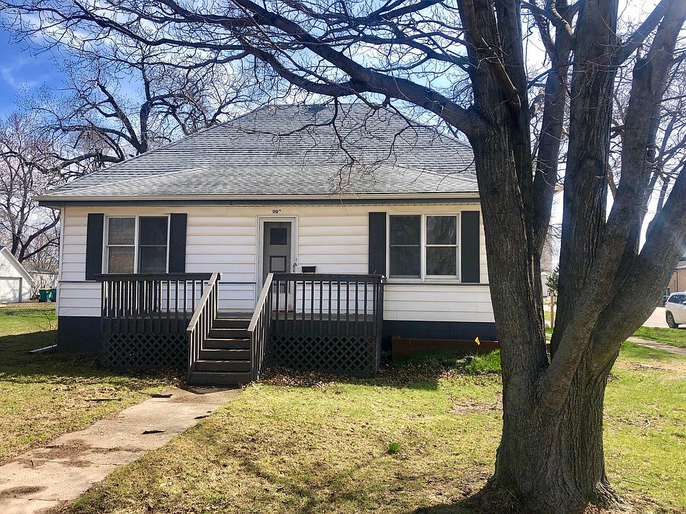 1st image of 1102 Okoboji Ave