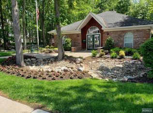 1321 Lavender Ct, Mahwah, NJ 07430