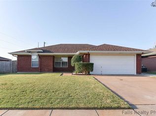 1205 Oakhurst Dr, Wichita Falls, TX 76302