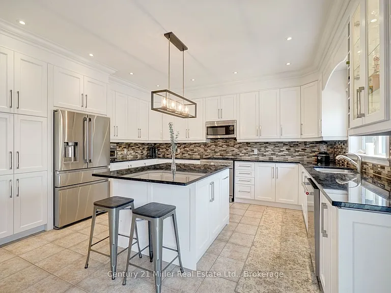 8 Watercliff Pl — Photo 16