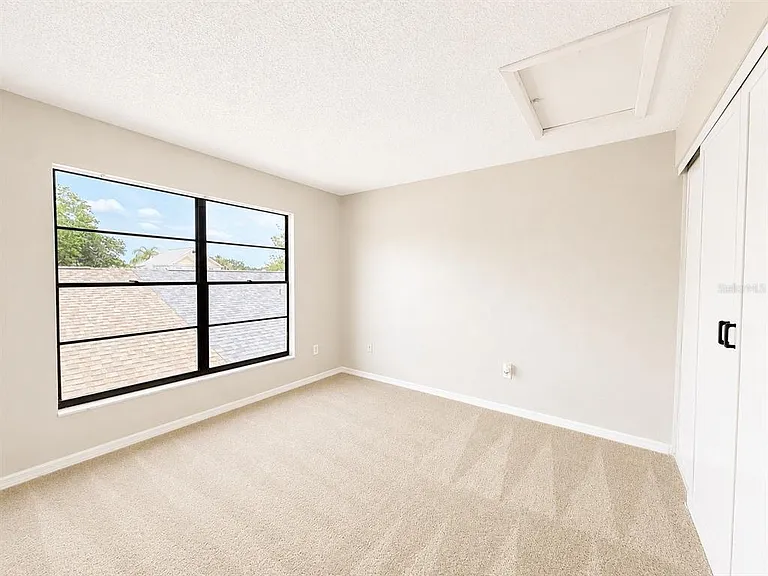 5104 Springwater Ct — Photo 20