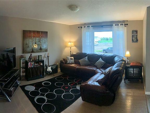 3rd image of 315 Hill Ave