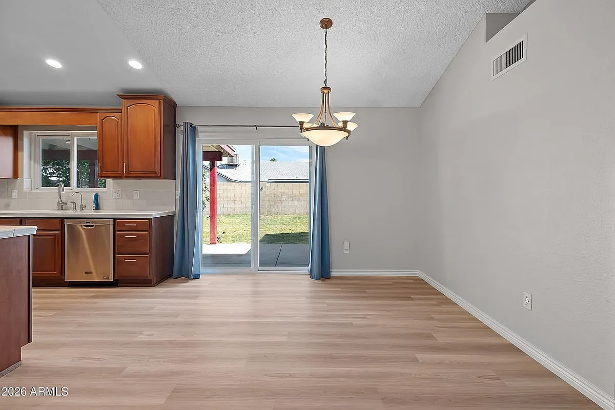 8708 West Golden Lane — Photo 2