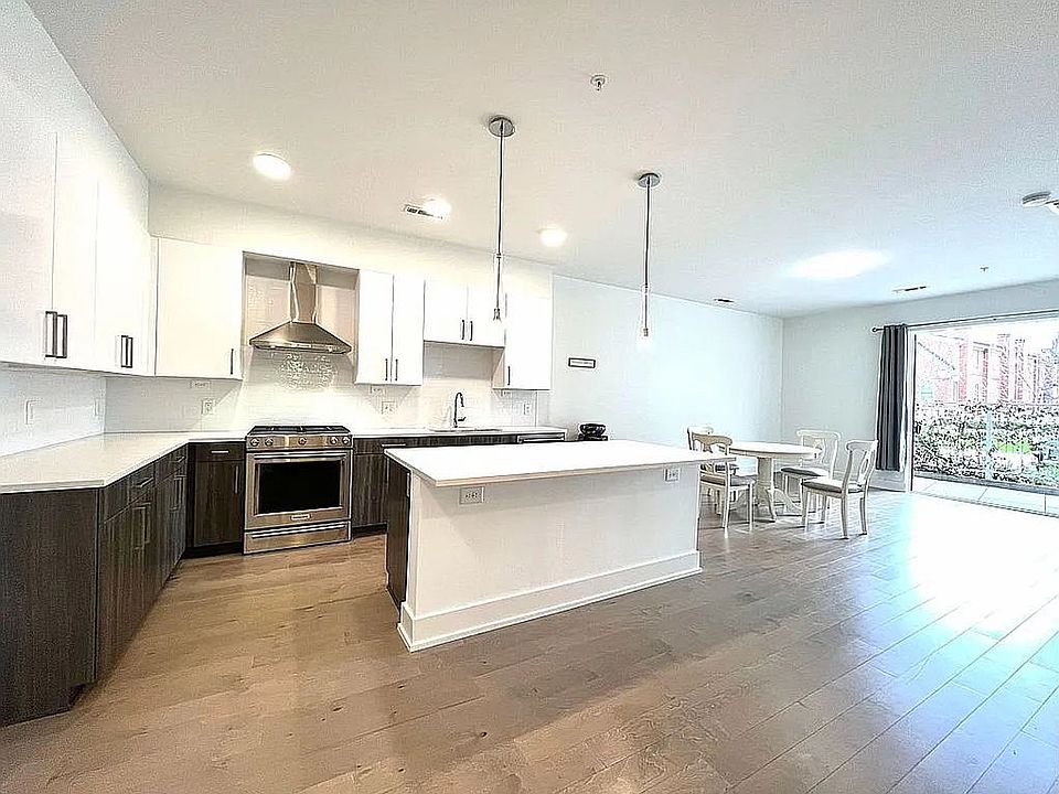 1st image of 775 Juniper St NE Unit 210