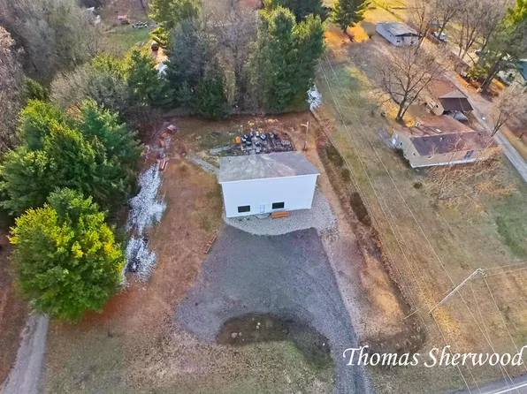 12315 Podunk Rd NE, Greenville, MI 48838