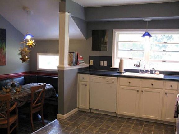 Kitchen/Breakfast Nook