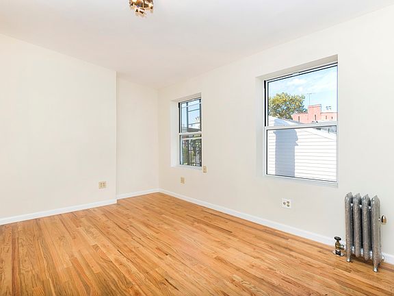 4th image of 124 Smith St #3