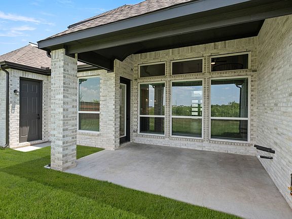 5th image of 476 Burtin Dr