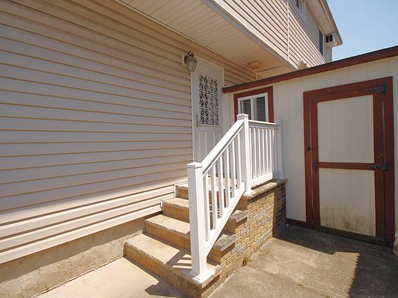 3rd image of 4 Reno Ave