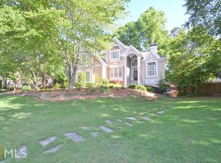 220 Larkshyre Trl, Lawrenceville, GA 30043