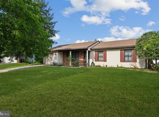 24 Avella Ln, Sicklerville, NJ 08081