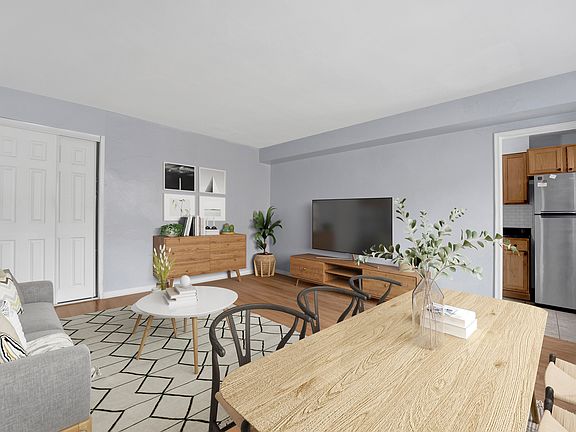3rd image of 6118 N Sheridan Rd APT 310