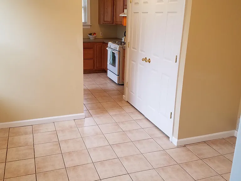 420 Ash St — Photo 4