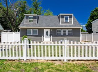 27 New Ave, Wyandanch, NY 11798