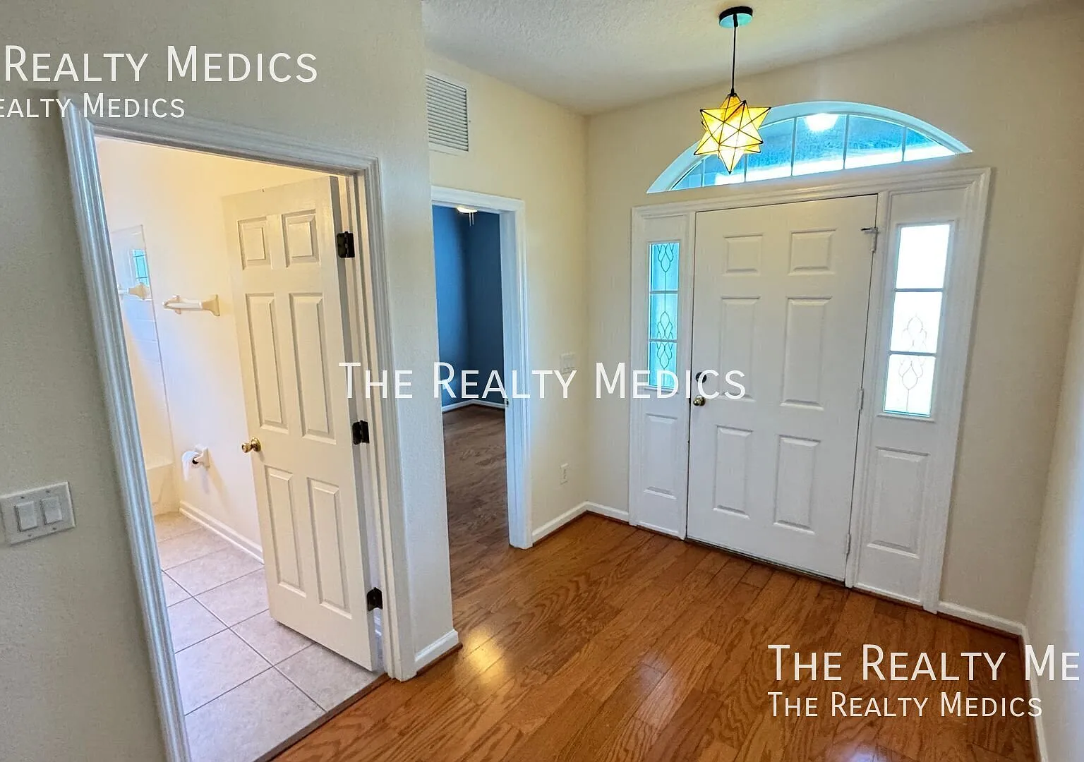 Beautiful 4 bedroom, 3 bath home in East Orlando — Photo 2