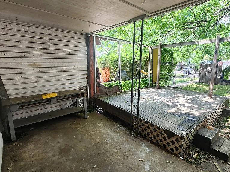 261 Beech St — Photo 2