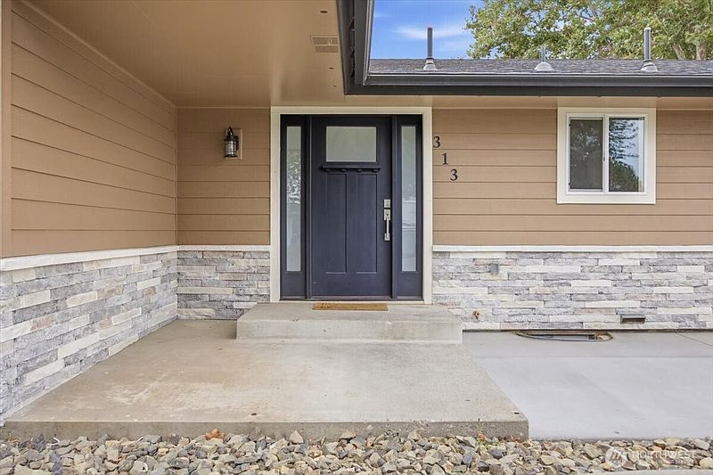 3rd image of 313 N Road 35