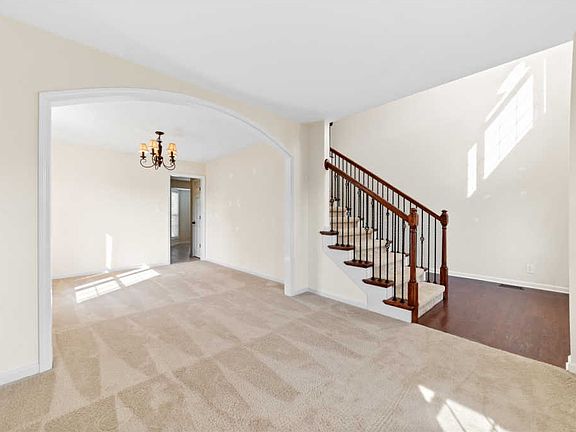 5th image of 1592 Apache Way