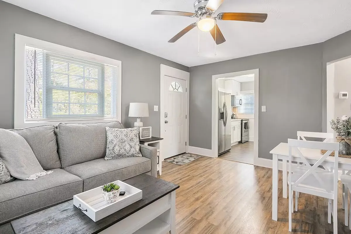 2 bed, $2,900 — Photo 1