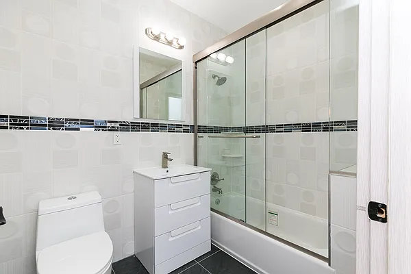 Rented by Nooklyn NYC LLC | media 12