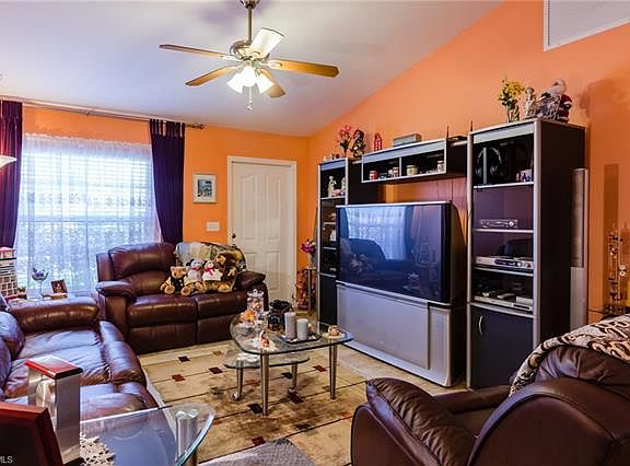 3rd image of 1828 NW 20th Pl