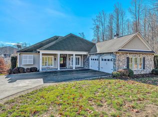 60 E View Cir, Penhook, VA 24137