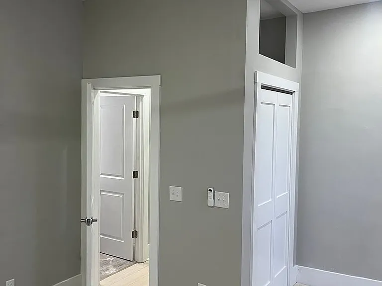 114 E Franklin St #2 — Photo 4